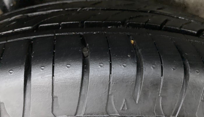 2017 Maruti Celerio VXI CNG OPT, CNG, Manual, 88,844 km, Right Rear Tyre Tread