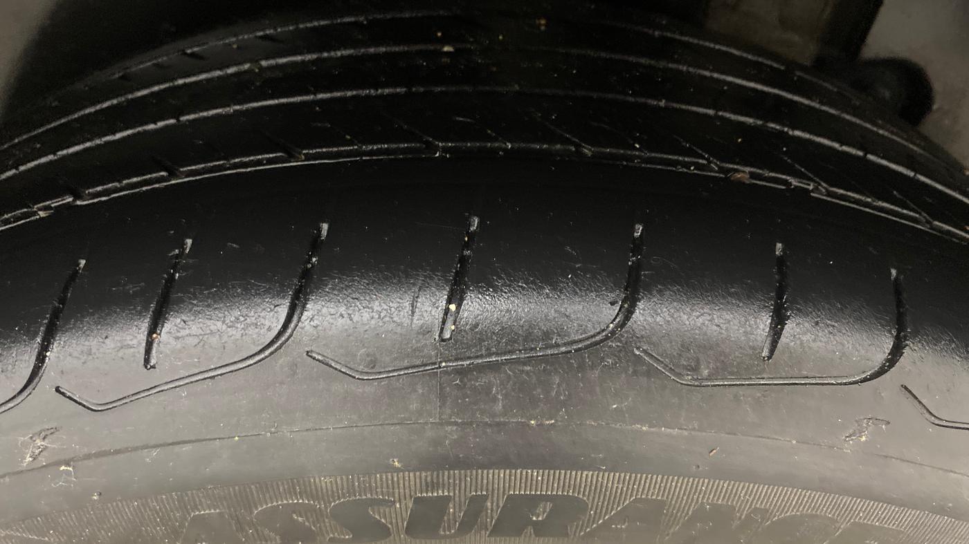 2020 KIA SELTOS GTX PLUS AT 1.5 DIESEL, Diesel, Automatic, 1,00,153 km, Left Rear Tyre Tread