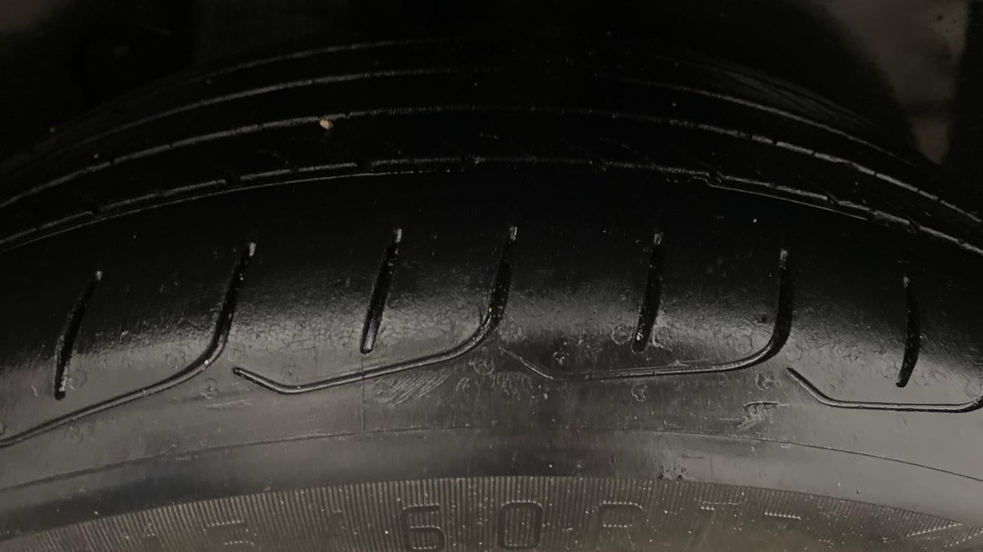 2020 KIA SELTOS GTX PLUS AT 1.5 DIESEL, Diesel, Automatic, 1,00,153 km, Right Rear Tyre Tread