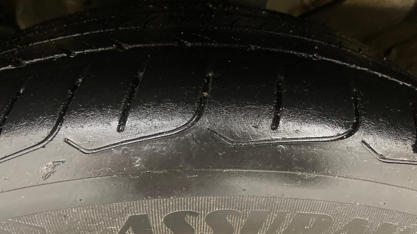 2020 KIA SELTOS GTX PLUS AT 1.5 DIESEL, Diesel, Automatic, 1,00,153 km, Left Front Tyre Tread