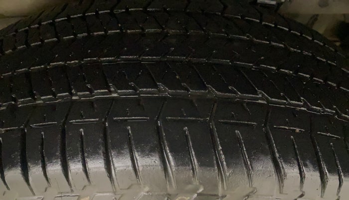 2016 Mahindra XUV500 W4, Diesel, Manual, 1,26,731 km, Left Rear Tyre Tread