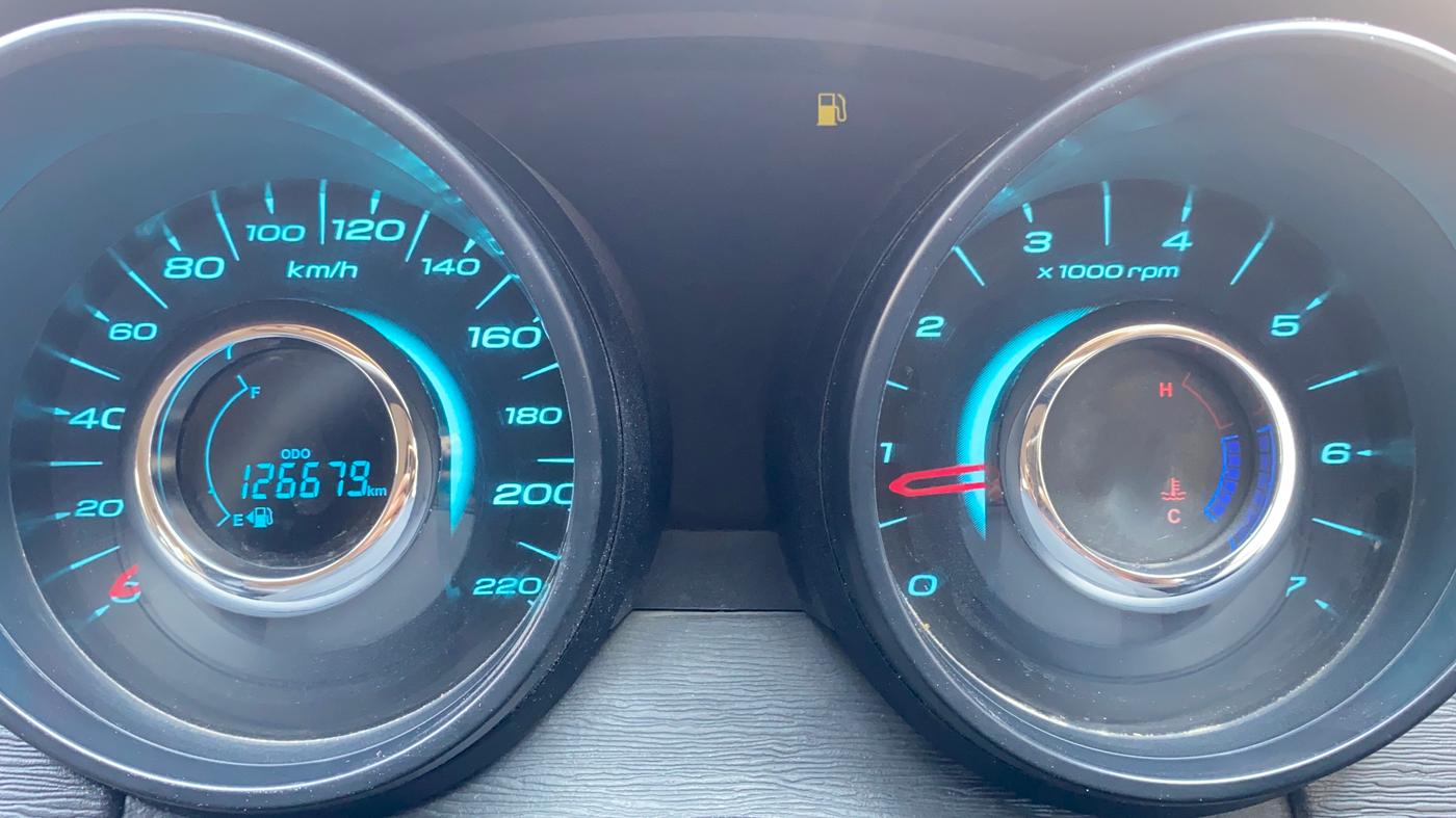 2016 Mahindra XUV500 W4, Diesel, Manual, 1,26,743 km, Odometer Image