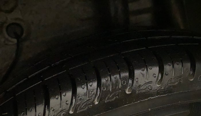 2016 Maruti Celerio VXI, Petrol, Manual, 38,024 km, Left Rear Tyre Tread