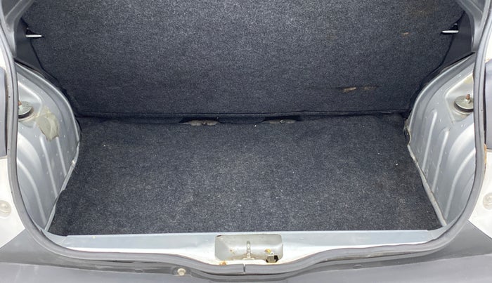 2015 Renault Kwid RXT 0.8, Petrol, Manual, 52,940 km, Boot Inside