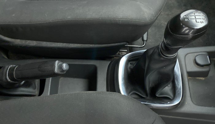 2015 Renault Kwid RXT 0.8, Petrol, Manual, 52,940 km, Gear Lever