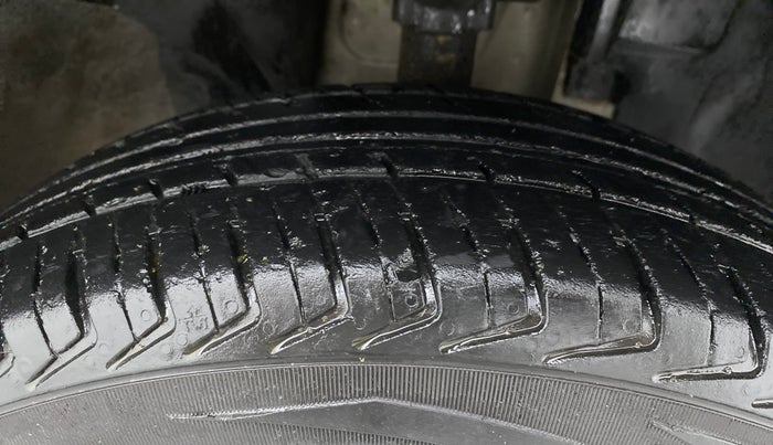 2015 Renault Kwid RXT 0.8, Petrol, Manual, 52,940 km, Right Front Tyre Tread