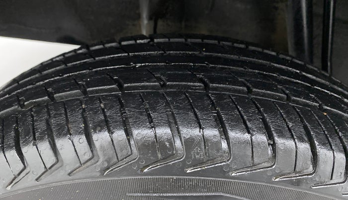 2015 Renault Kwid RXT 0.8, Petrol, Manual, 52,940 km, Right Rear Tyre Tread