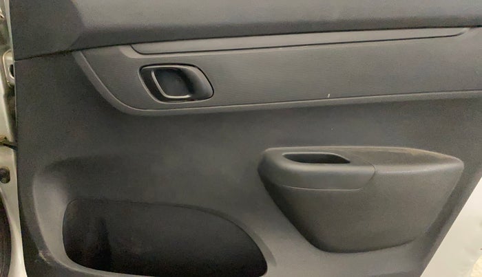 2016 Renault Kwid RXT 1.0, Petrol, Manual, 63,182 km, Driver Side Door Panels Control