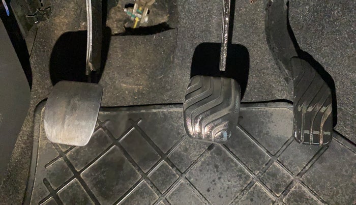 2016 Renault Kwid RXT 1.0, Petrol, Manual, 63,182 km, Pedals