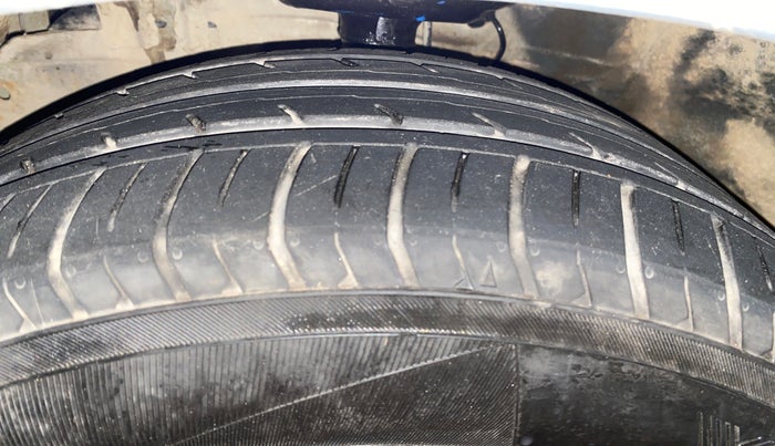 2014 Honda Mobilio 1.5L I-DTEC S, Diesel, Manual, 60,623 km, Left Front Tyre Tread