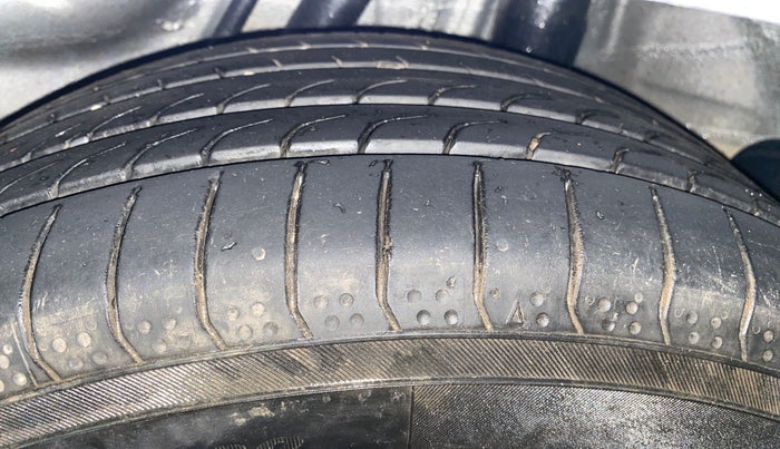 2014 Honda Mobilio 1.5L I-DTEC S, Diesel, Manual, 60,623 km, Left Rear Tyre Tread