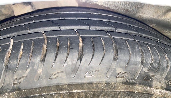 2014 Honda Mobilio 1.5L I-DTEC S, Diesel, Manual, 60,623 km, Right Rear Tyre Tread