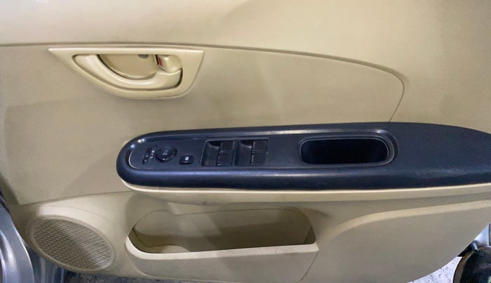 2014 Honda Mobilio 1.5L I-DTEC S, Diesel, Manual, 60,623 km, Driver Side Door Panels Control