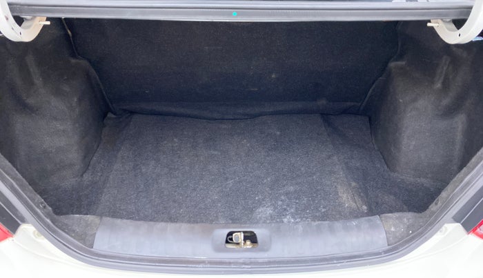 2016 Maruti Swift Dzire VDI BS IV, Diesel, Manual, 59,077 km, Boot Inside