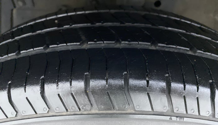 2016 Maruti Swift Dzire VDI BS IV, Diesel, Manual, 59,077 km, Left Front Tyre Tread