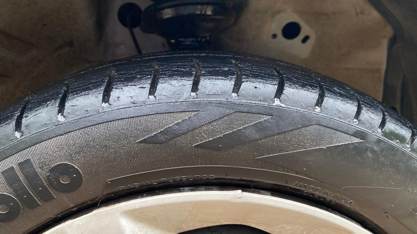 2016 Maruti Wagon R 1.0 VXI, CNG, Manual, 79,251 km, Right Front Tyre Tread
