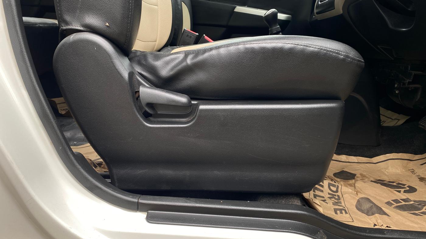 2016 Maruti Wagon R 1.0 VXI, CNG, Manual, 79,251 km, Driver Side Adjustment Panel