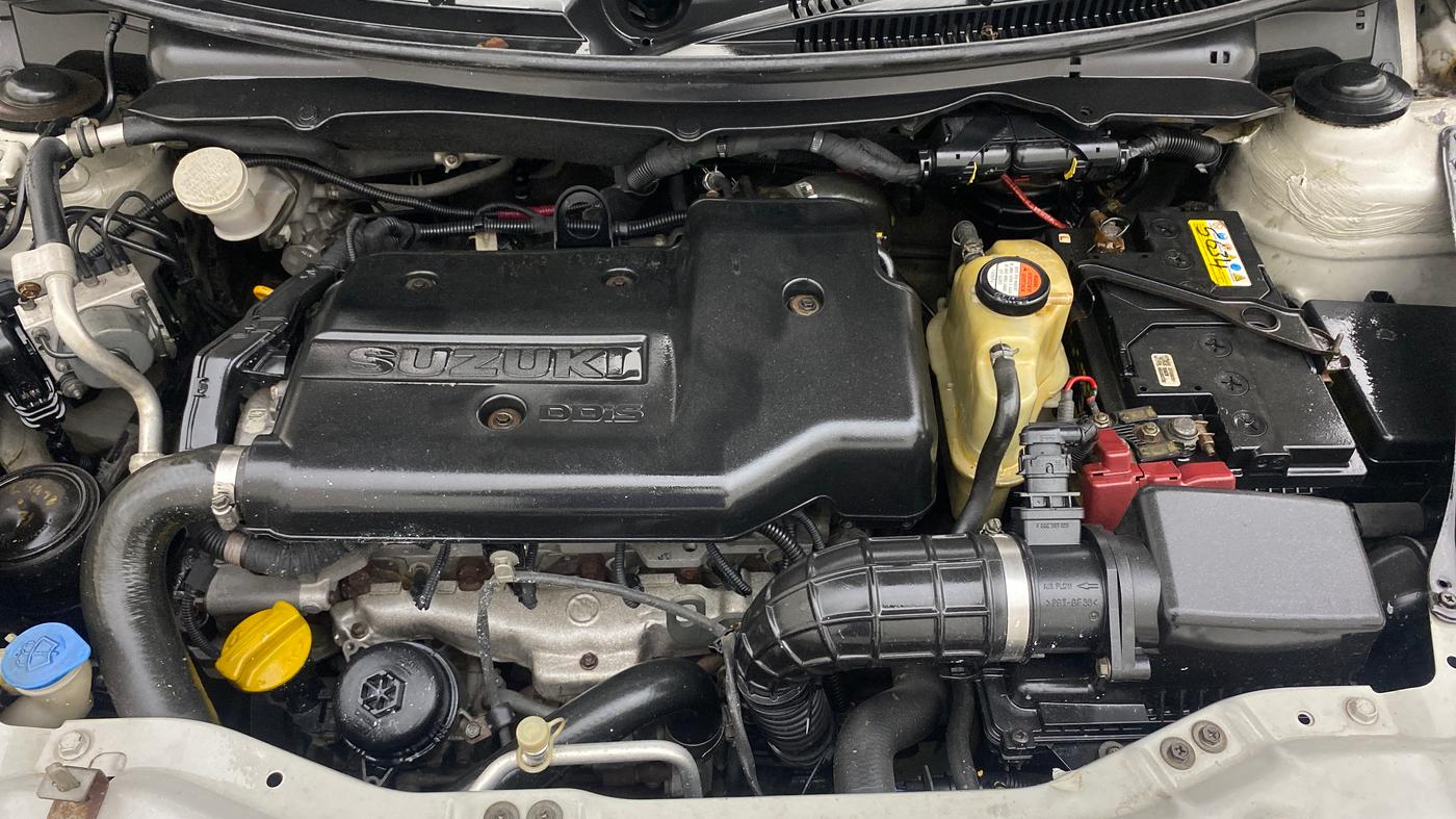 2013 Maruti Swift ZDI, Diesel, Manual, 94,083 km, Engine View