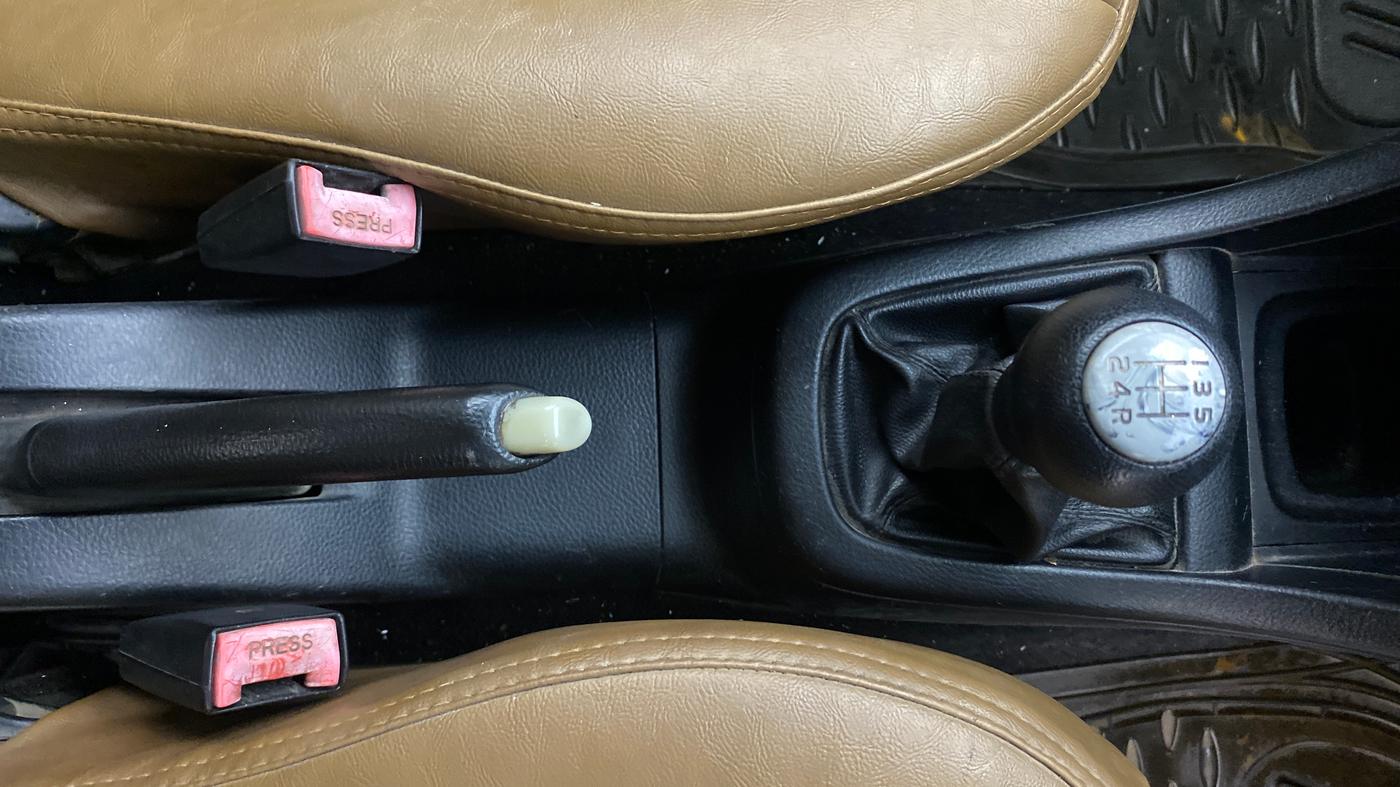 2013 Maruti Swift ZDI, Diesel, Manual, 94,083 km, Gear Lever