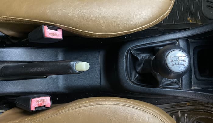 2013 Maruti Swift ZDI, Diesel, Manual, 94,083 km, Gear Lever