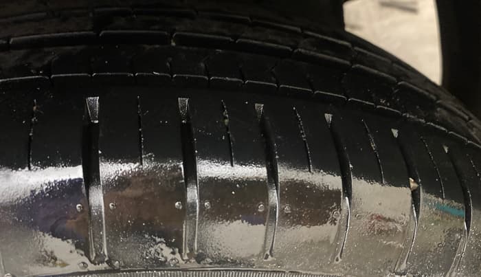 2013 Maruti Swift ZDI, Diesel, Manual, 94,083 km, Left Rear Tyre Tread