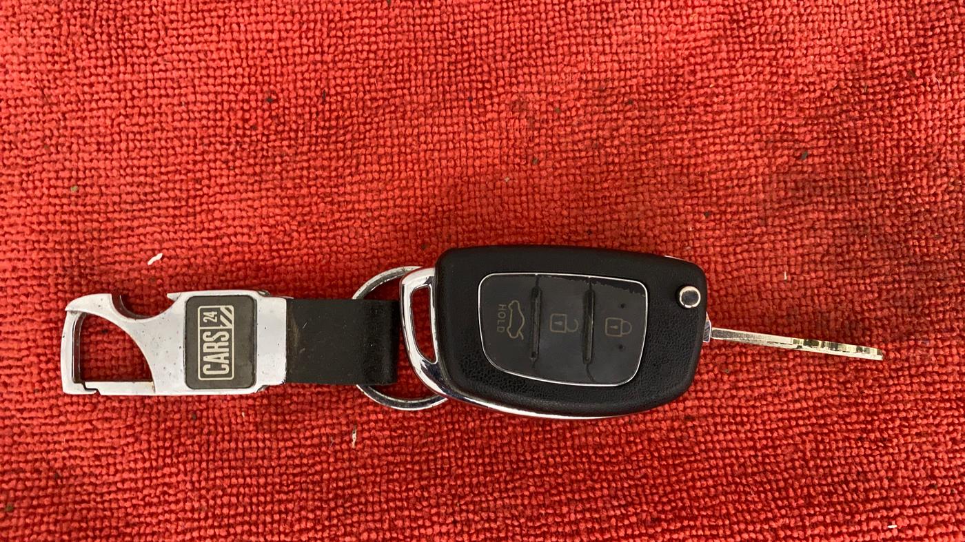 2014 Hyundai Xcent S (O) 1.2, Petrol, Manual, 87,990 km, Key Close Up