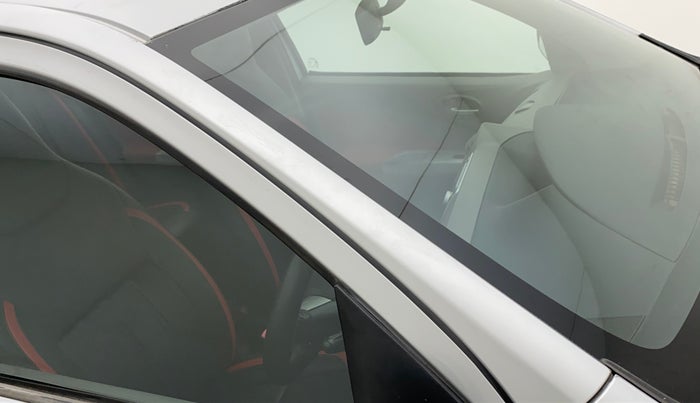 2011 Toyota Etios VX, Petrol, Manual, 1,15,500 km, Right A pillar - Slightly dented