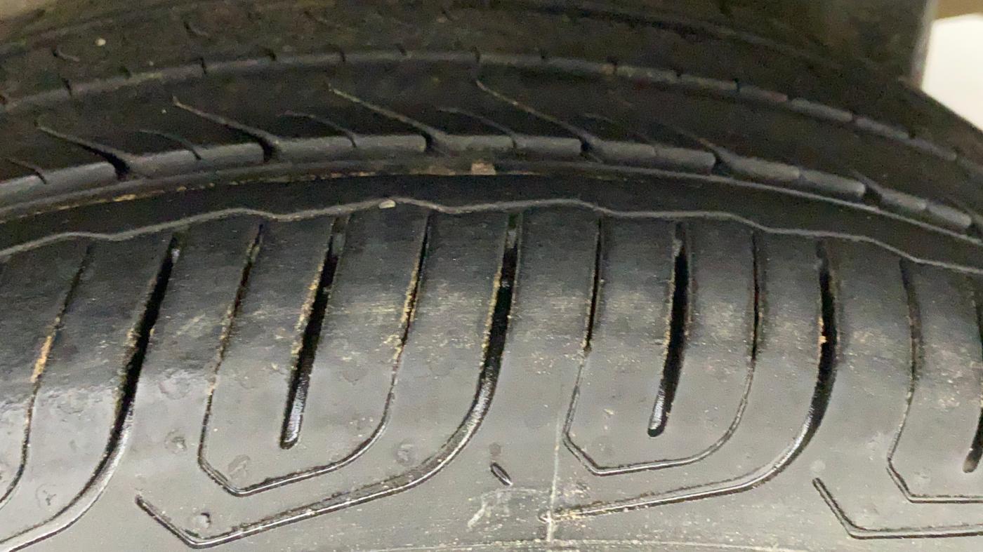 2011 Toyota Etios VX, Petrol, Manual, 1,15,500 km, Left Rear Tyre Tread