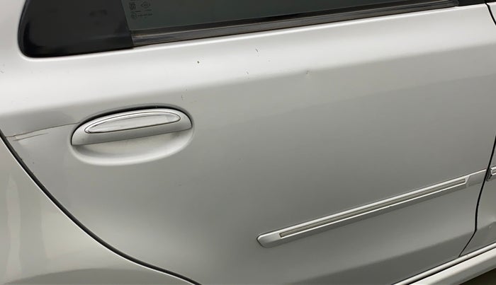 2011 Toyota Etios VX, Petrol, Manual, 1,15,500 km, Right rear door - Slightly dented