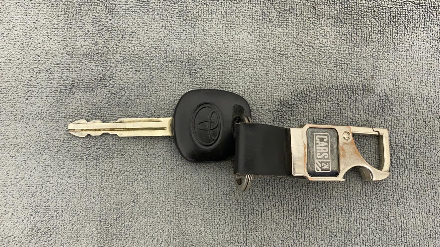 2011 Toyota Etios VX, Petrol, Manual, 1,15,500 km, Key Close Up