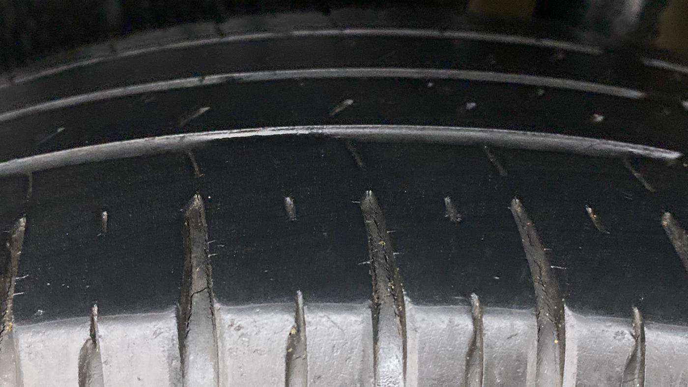 2017 Maruti Dzire ZXI AMT, Petrol, Automatic, 32,795 km, Left Rear Tyre Tread