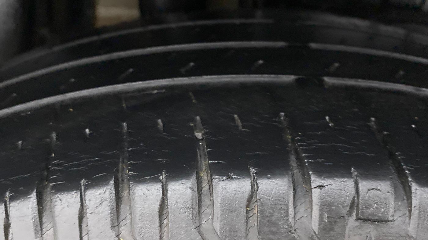 2017 Maruti Dzire ZXI AMT, Petrol, Automatic, 32,795 km, Right Rear Tyre Tread