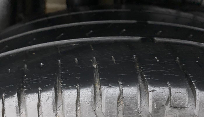 2017 Maruti Dzire ZXI AMT, Petrol, Automatic, 32,795 km, Right Rear Tyre Tread