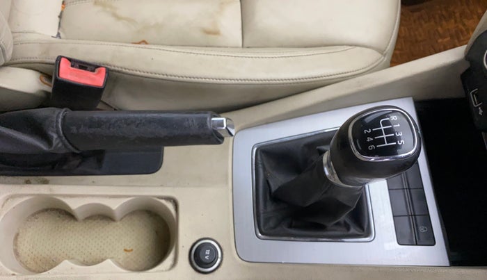 2019 Skoda Octavia STYLE 1.4 TSI, Petrol, Manual, 1,07,904 km, Gear Lever