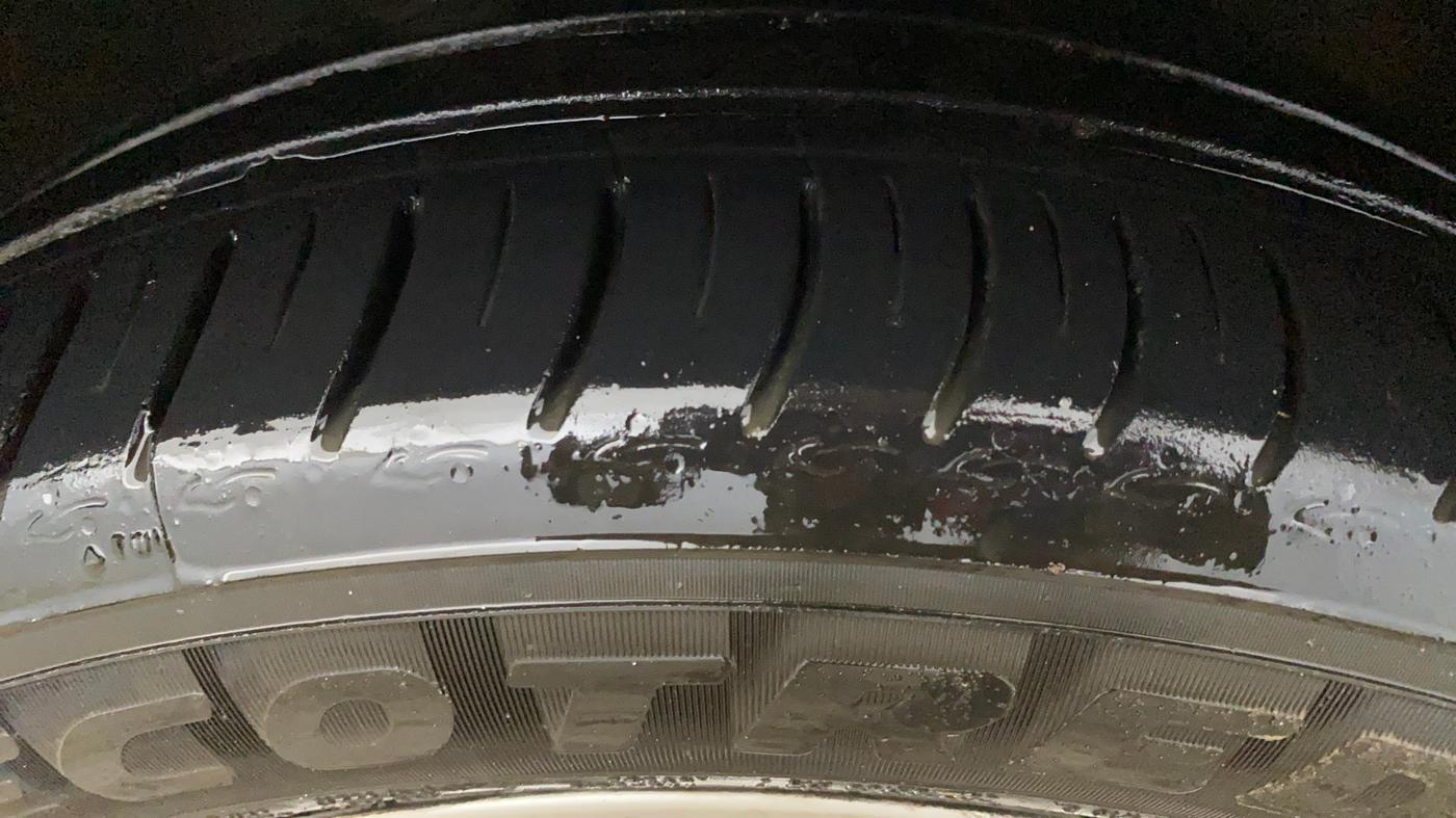 2019 Skoda Octavia STYLE 1.4 TSI, Petrol, Manual, 1,07,990 km, Right Front Tyre Tread