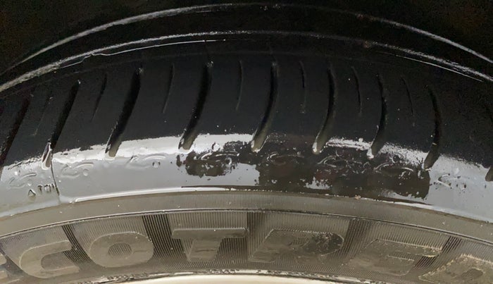 2019 Skoda Octavia STYLE 1.4 TSI, Petrol, Manual, 1,07,904 km, Right Front Tyre Tread