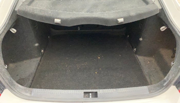 2019 Skoda Octavia STYLE 1.4 TSI, Petrol, Manual, 1,07,904 km, Boot Inside