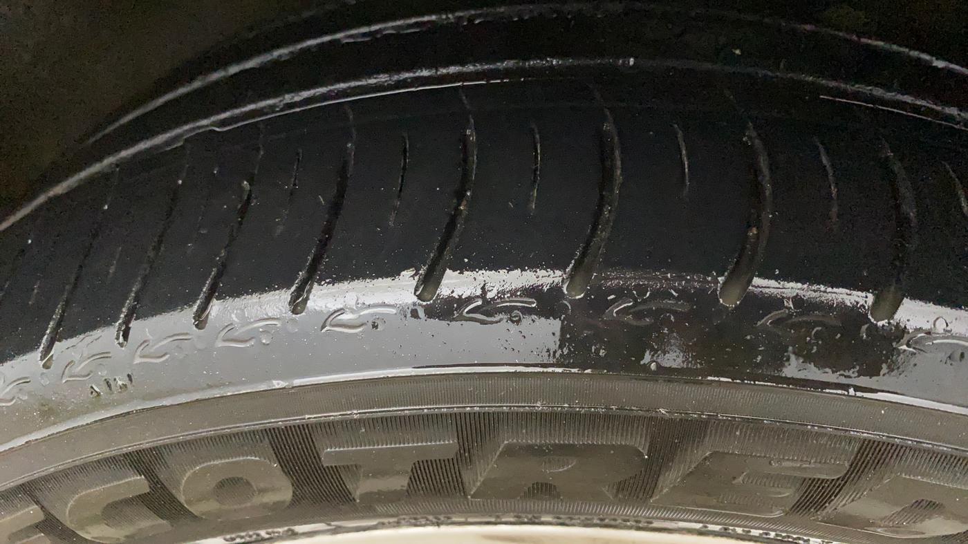 2019 Skoda Octavia STYLE 1.4 TSI, Petrol, Manual, 1,07,990 km, Left Front Tyre Tread