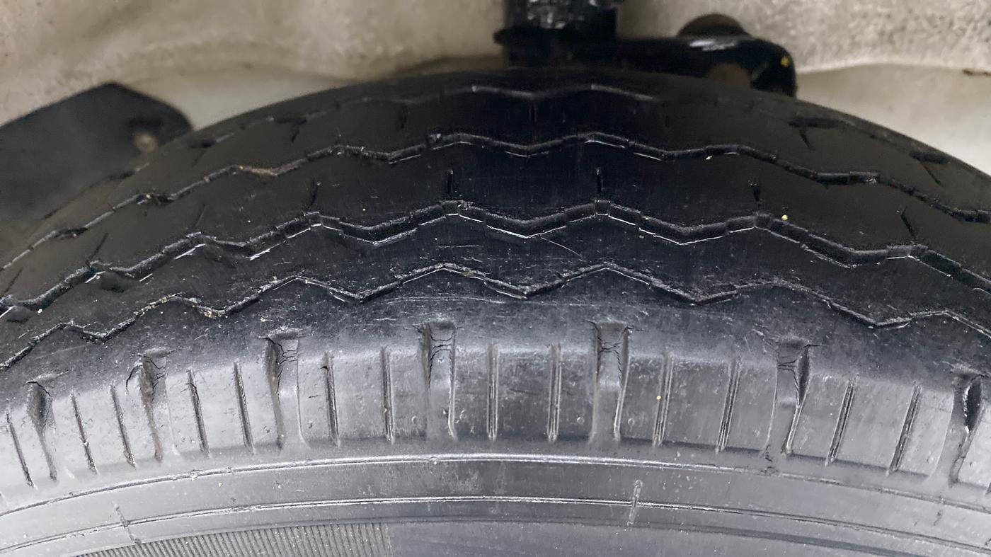 2018 Maruti Eeco 5 STR WITH AC PLUSHTR, CNG, Manual, 46,006 km, Right Front Tyre Tread