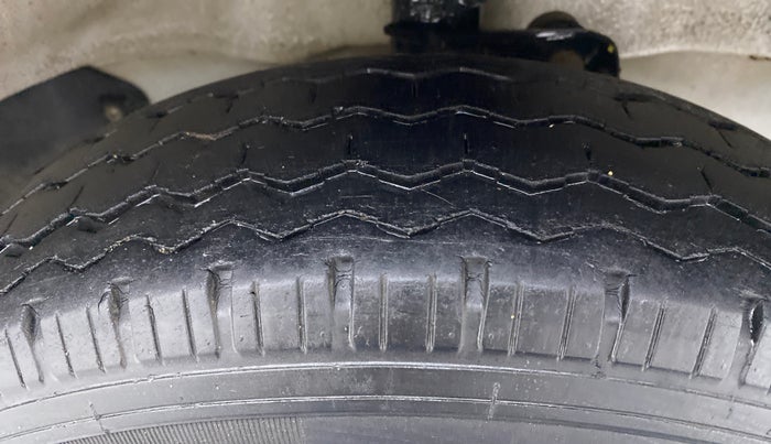 2018 Maruti Eeco 5 STR WITH AC PLUSHTR, CNG, Manual, 46,006 km, Right Front Tyre Tread