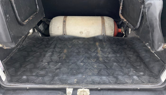 2018 Maruti Eeco 5 STR WITH AC PLUSHTR, CNG, Manual, 46,006 km, Boot Inside