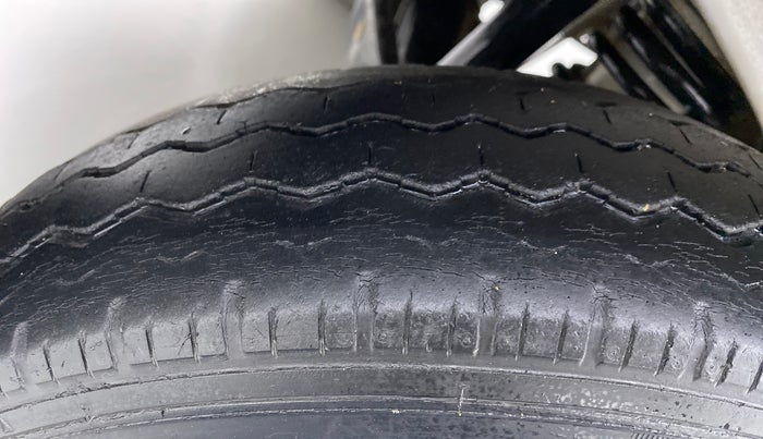 2018 Maruti Eeco 5 STR WITH AC PLUSHTR, CNG, Manual, 46,006 km, Right Rear Tyre Tread