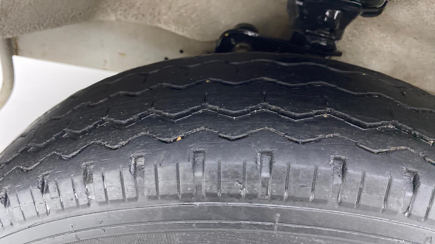 2018 Maruti Eeco 5 STR WITH AC PLUSHTR, CNG, Manual, 46,006 km, Left Front Tyre Tread