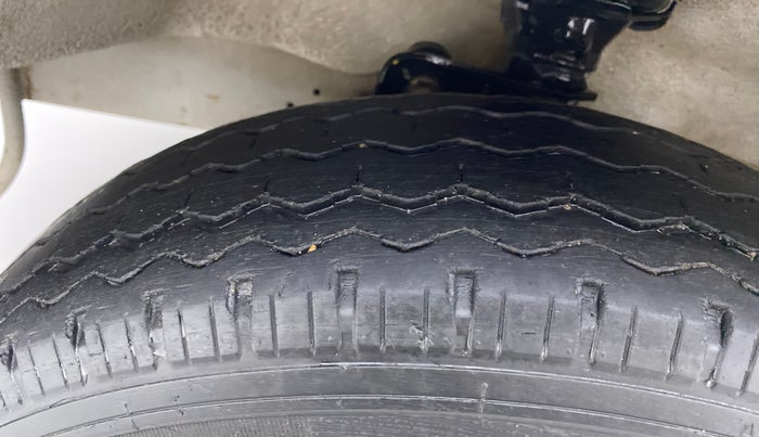 2018 Maruti Eeco 5 STR WITH AC PLUSHTR, CNG, Manual, 46,006 km, Left Front Tyre Tread