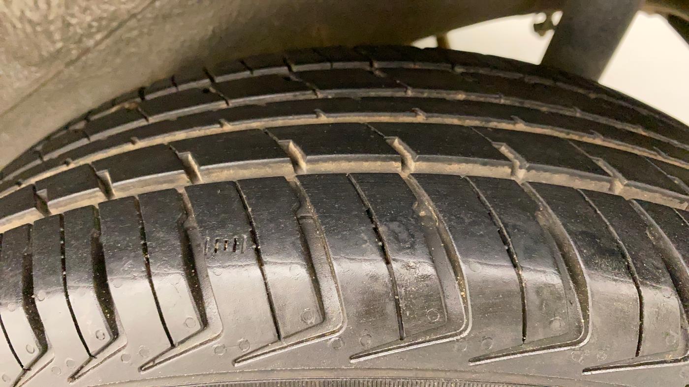 2014 Maruti Wagon R 1.0 VXI, Petrol, Manual, 79,725 km, Left Rear Tyre Tread
