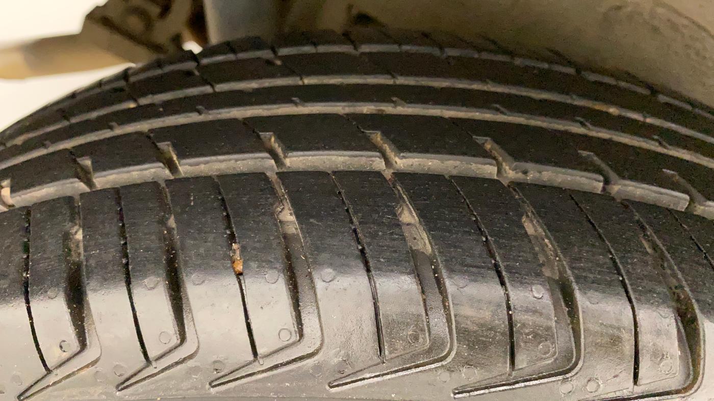 2014 Maruti Wagon R 1.0 VXI, Petrol, Manual, 79,725 km, Right Rear Tyre Tread
