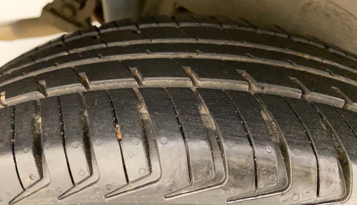 2014 Maruti Wagon R 1.0 VXI, Petrol, Manual, 79,725 km, Right Rear Tyre Tread