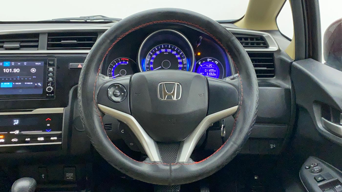 2017 Honda Jazz 1.2 V AT, Petrol, Automatic, 11,303 km, Steering Wheel Close Up