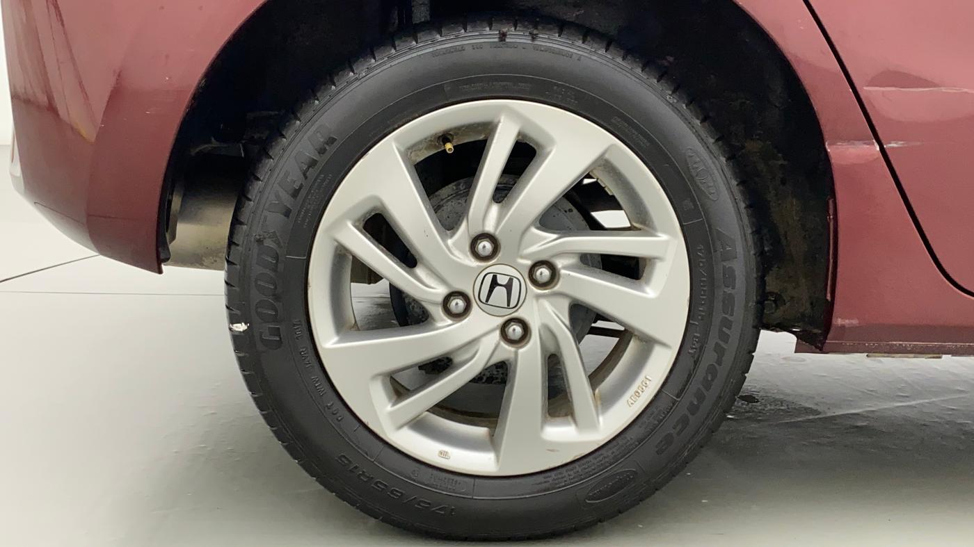 2017 Honda Jazz 1.2 V AT, Petrol, Automatic, 11,303 km, Right Rear Wheel