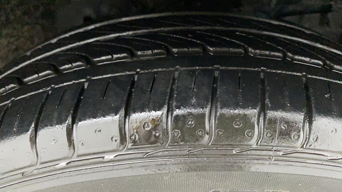 2017 Honda Jazz 1.2 V AT, Petrol, Automatic, 11,303 km, Right Front Tyre Tread